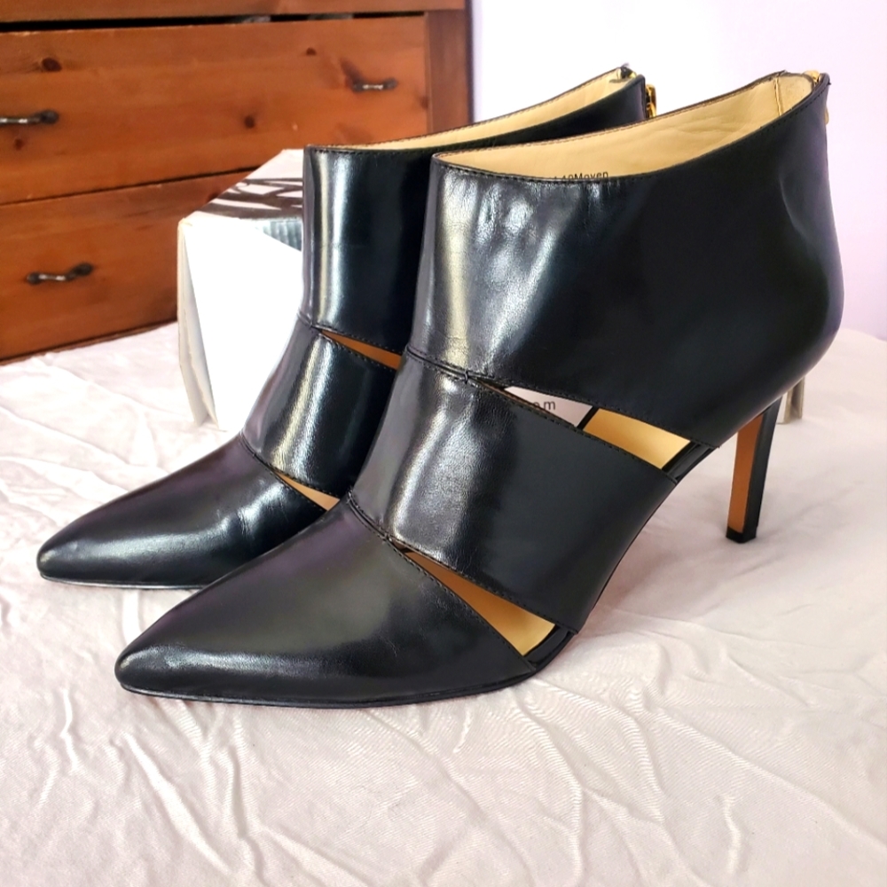 Nine West high heeled Ankle boots/booties, size 10, 3.5 " heel